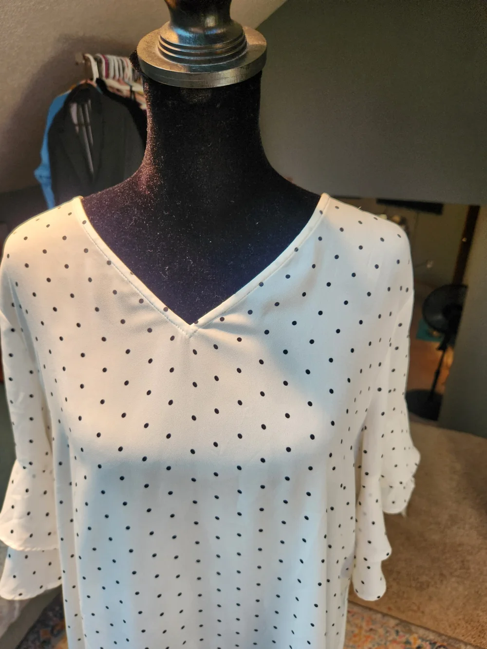 Loft White Polka Dot V-Neck Ruffle Sleeve Top Medium - Picture 4 of 9